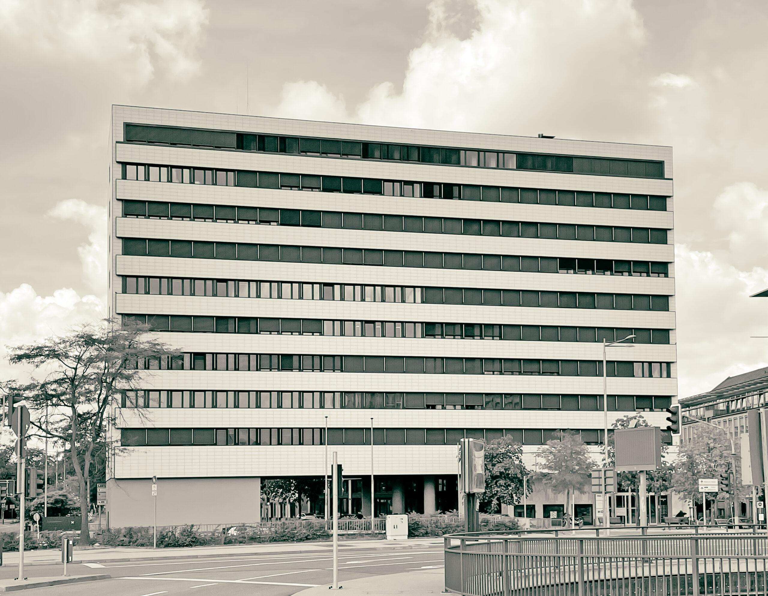 Bürohochhaus mit Apartments in Saarbrücken